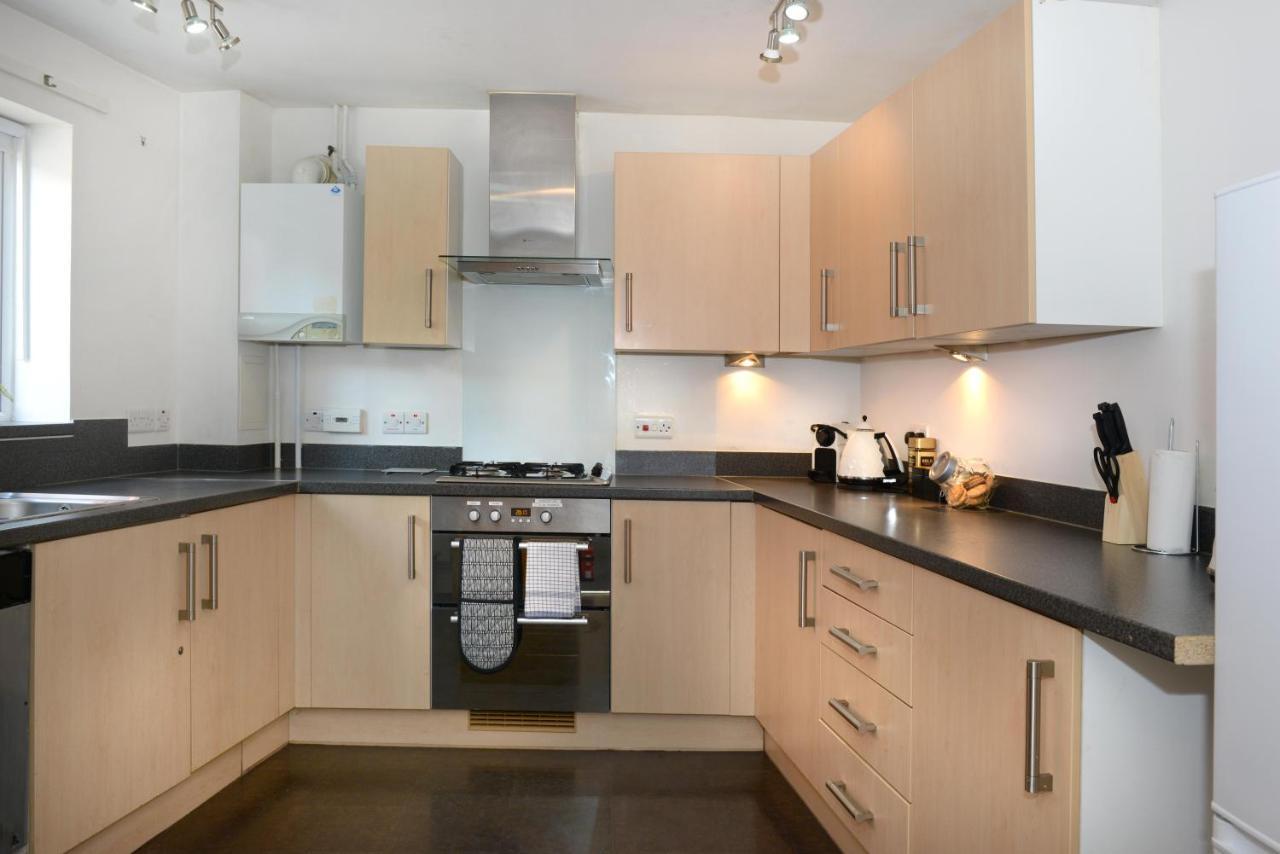 City Centre Townhouse Sleeps 9 With Free Parking! Villa Southampton Exterior photo